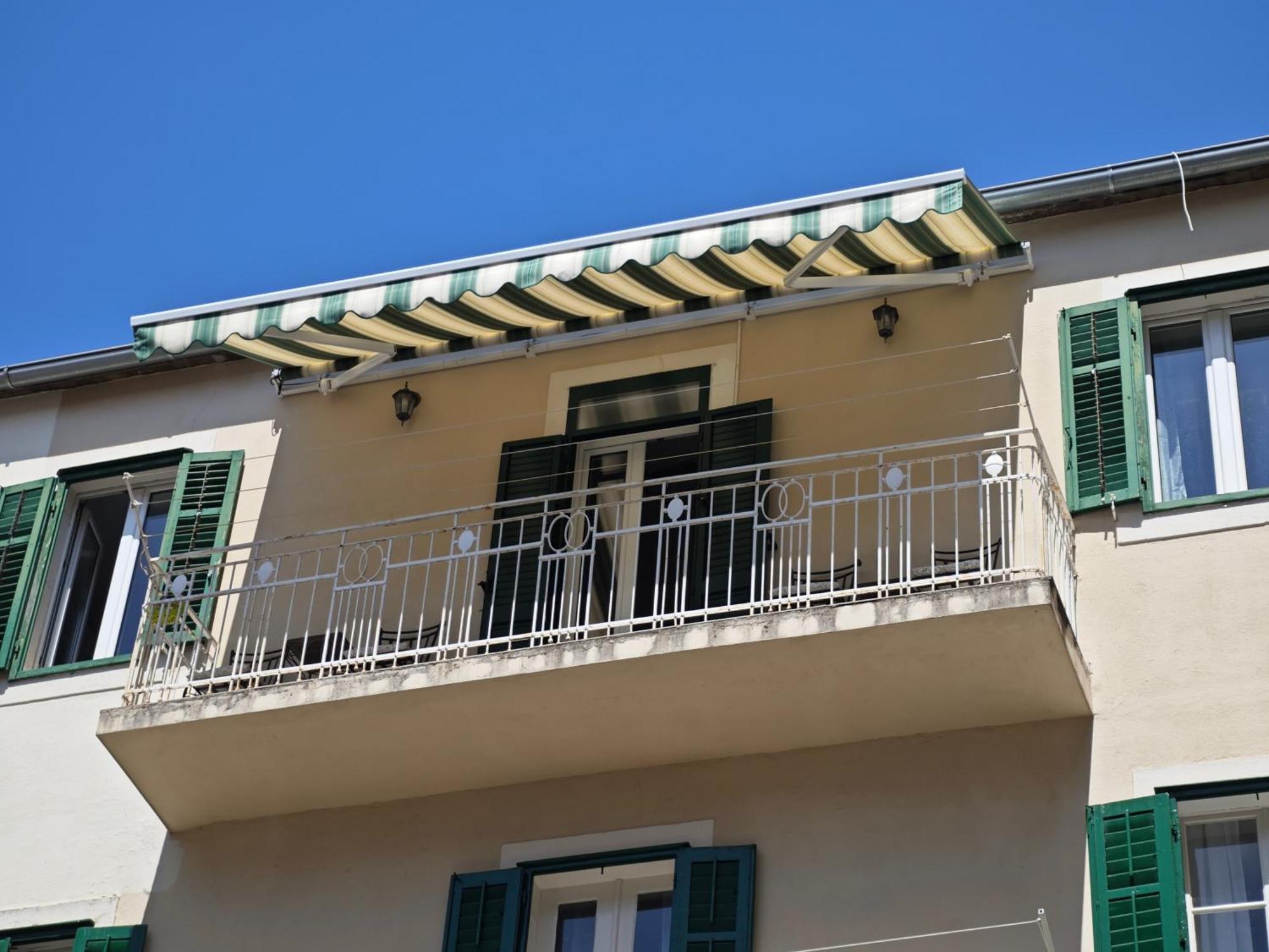 Apartment Central Old Town With Private Indoor Garage Parking Split Exterior photo